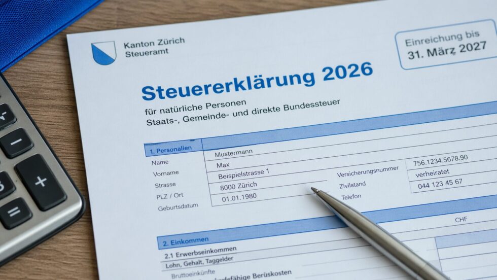 Steuererklärung im Kanton Zürich 2026 korrekt einreichen: Alles zu Fristen (31. März), maximalen Abzügen für Säule 3a, Homeoffice & Kinder sowie Tipps zur Vermeidung von Fehlern für Ihre Rückzahlung.