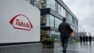 Takeda streicht 280 Arbeitspl&auml;tze in Z&uuml;rich-Opfikon. Sparprogramm &uuml;ber 1 Mrd. CHF, globaler Stellenabbau und wachsender Druck auf die Schweizer Pharmaindustrie im Fokus.