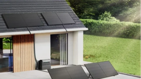 Ein Balkonkraftwerk kann viele Alltagsger&auml;te wie Router, Laptop, LED-Lampen oder TV mit Solarstrom unterst&uuml;tzen. Entscheidend sind Leistung, Sonne, Verbrauch und die richtige Platzierung der Module.