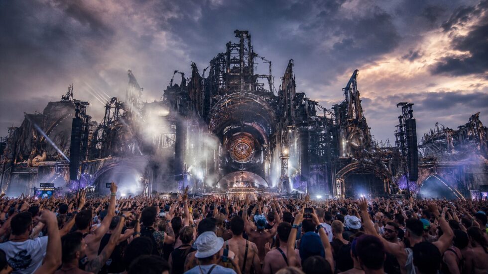 Tomorrowland 2026 in Belgien: Termine in Boom, Tickets ab rund 138 Euro, Calvin Harris im Line-up – und was Schweizer Fans nach dem Mainstage-Brand 2025 jetzt wirklich wissen müssen.