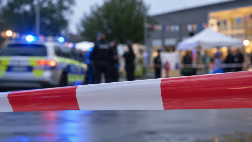 Goldach Polizeieinsatz nach Meldungen über Schüsse am Schulfest: Rund 300 Personen wurden evakuiert. Keine Schussabgabe festgestellt; laut Polizei war vermutlich Pyrotechnik die Ursache in Goldach SG
